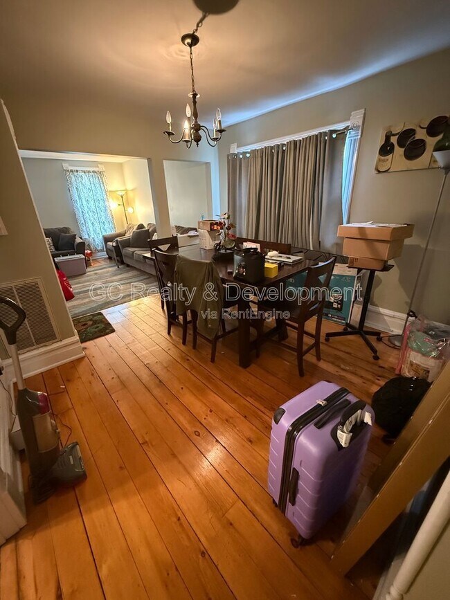 Photo - 111 Des Plaines Ave Unit B