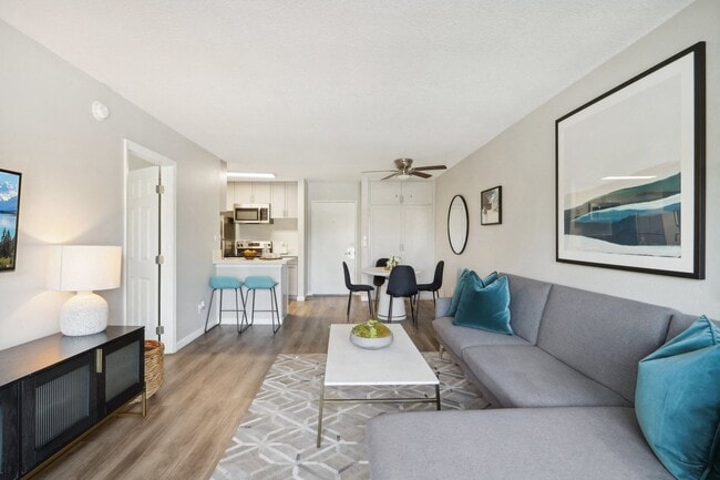 San Regis Apartments
