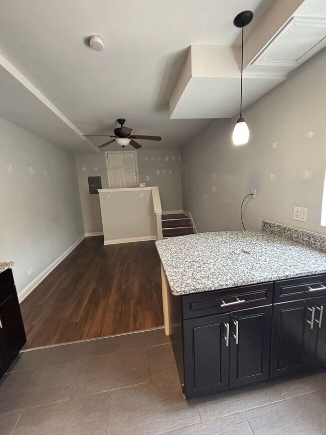 Photo - 3641 W Dickens Ave Unit GB