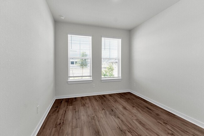 Photo - 16914 Tulip Row Ln