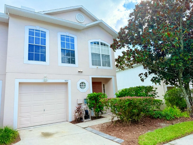 Building Photo - 9917 Ashburn Lake Dr Rental