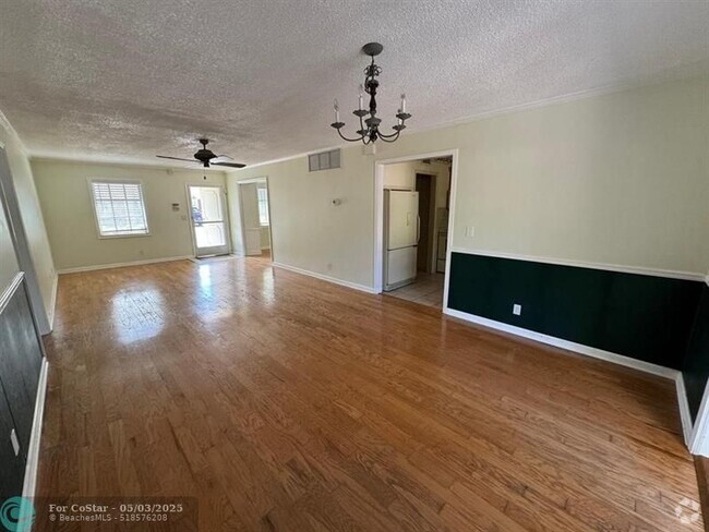 Building Photo - 3008 NW 69th Ct Unit 1F Rental