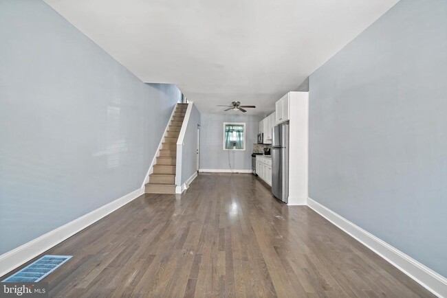 Photo - 1317 S Myrtlewood St Townhome