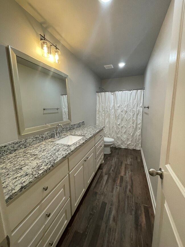 Photo - 3/2/2 Duplex with Shop