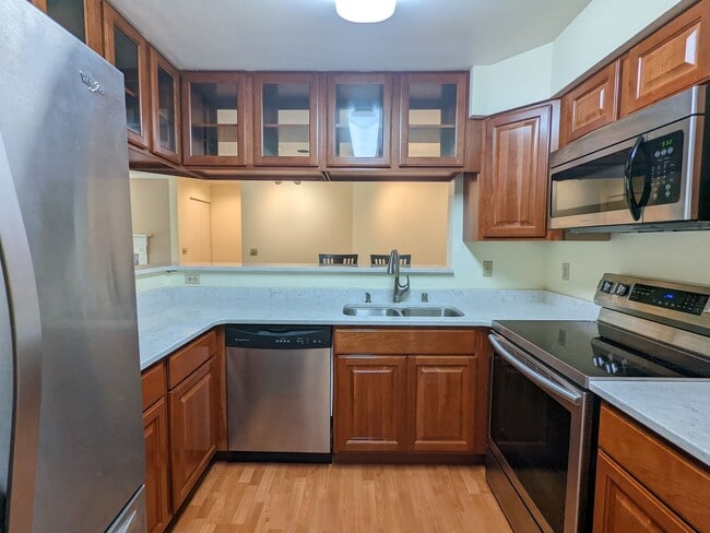 Photo - 921 Harbor House Dr