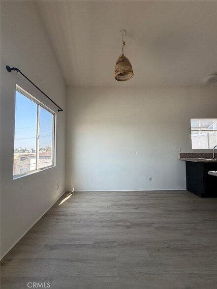 Photo - 911 N Beaudry Ave