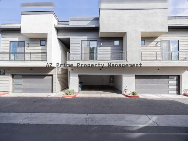 Photo - 142 E Hearne Way