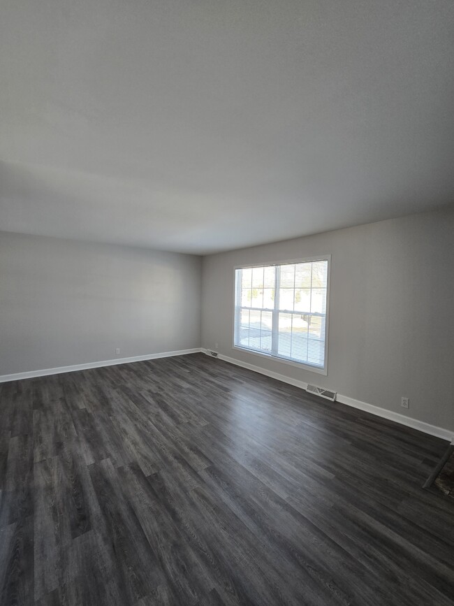 Photo - 5839 S Illinois Ave