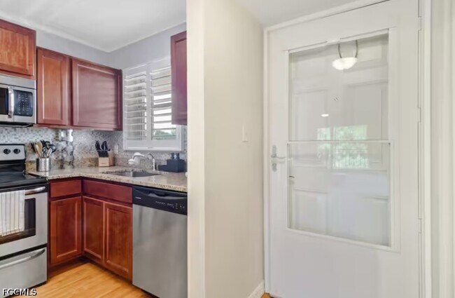 Photo - 170 Turtle Lake Ct Unidad 309