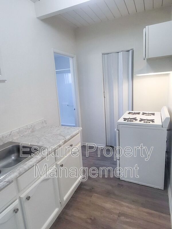 Photo - 990 Ashland Ave Unit 7