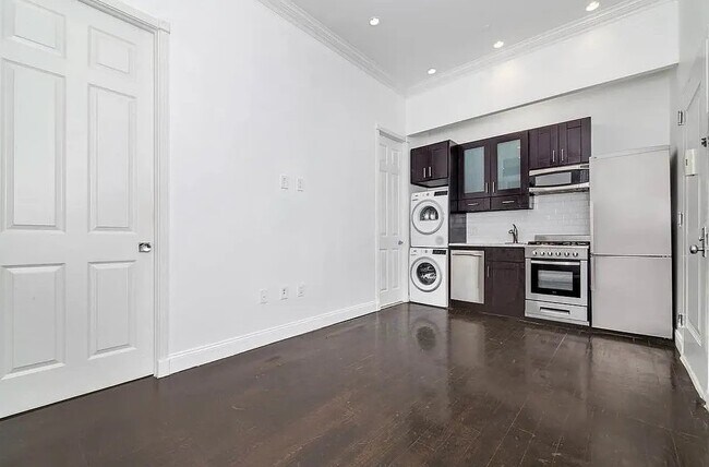 Photo - 328 E 4th St Unit 1A