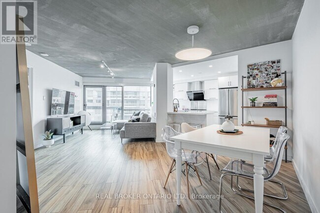 Photo - 10 Yonge St Unité 2501