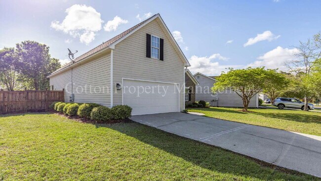 Photo - 1010 Winterberry Cir