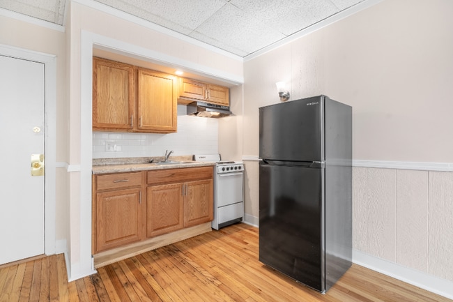 Photo - 1440 W Howard St Unidad Apt. 2