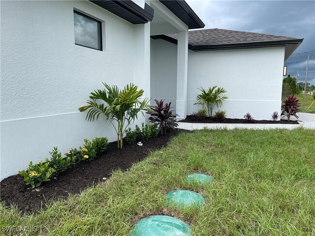 Building Photo - 821 Newell St E