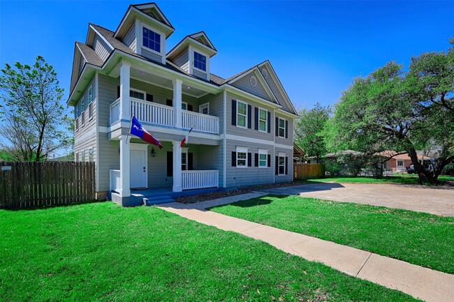 Building Photo - 1122 Detroit St