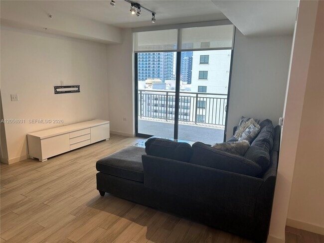 Photo - 999 SW 1st Ave Unidad 1716