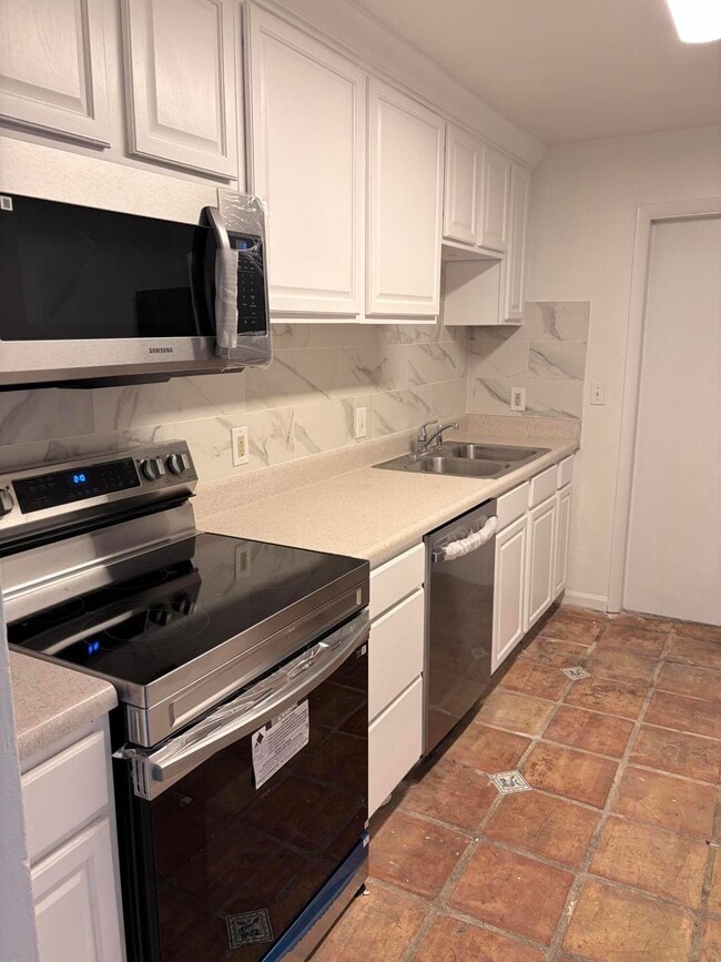 Photo - 213 SE 9th St