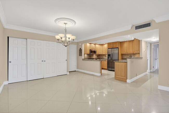 Photo - 405 N Ocean Blvd Unidad 208