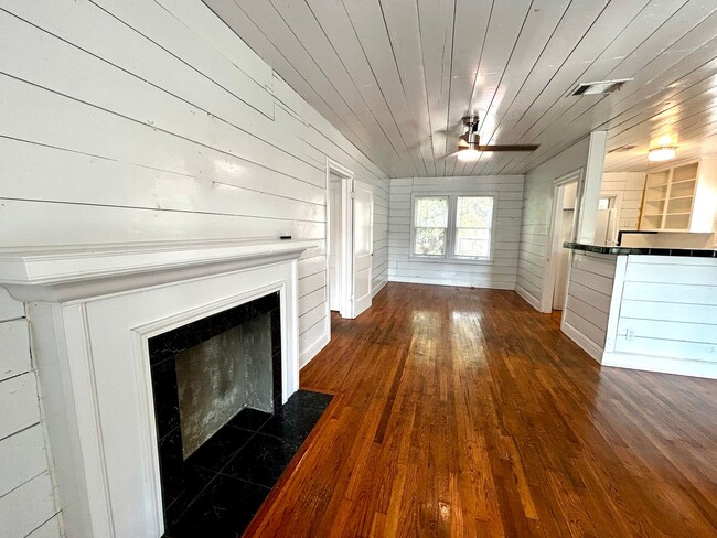 Photo - 1305 Lorrain St Unit C