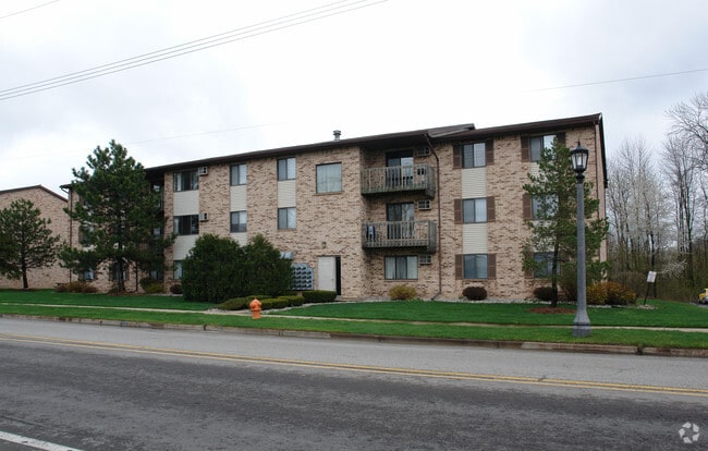 Crestwood Apartments - Crestwood Apartments