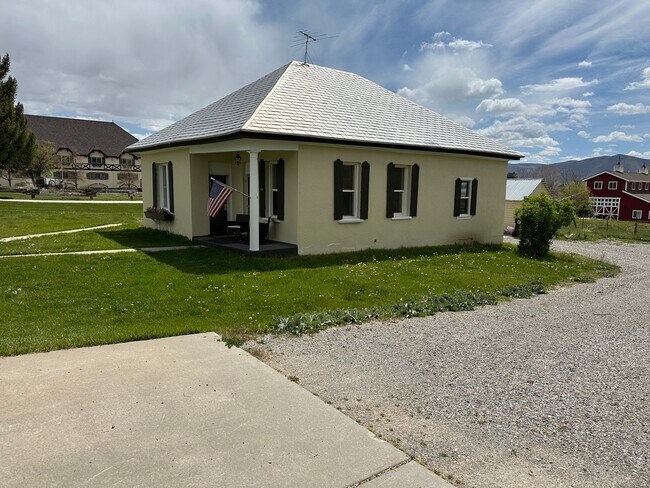 Photo - 150 E Main St