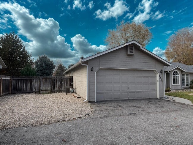 Photo - 2229 S Sumac St