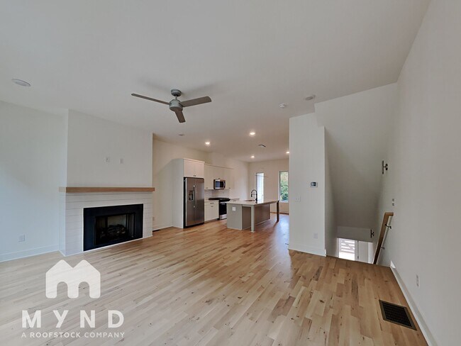 Photo - 1548 Millwood Pl