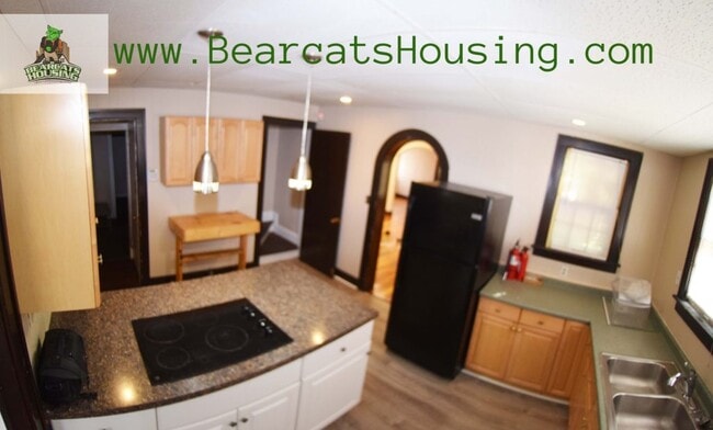 Photo - 123 Front St