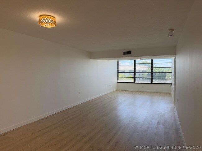 Photo - 3710 Whitehall Dr Unit 404