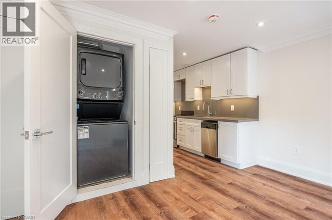 Photo - 91 WELLINGTON St Unit 3