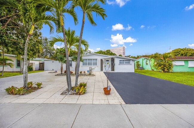 Building Photo - 5921 NE 1st Ave.