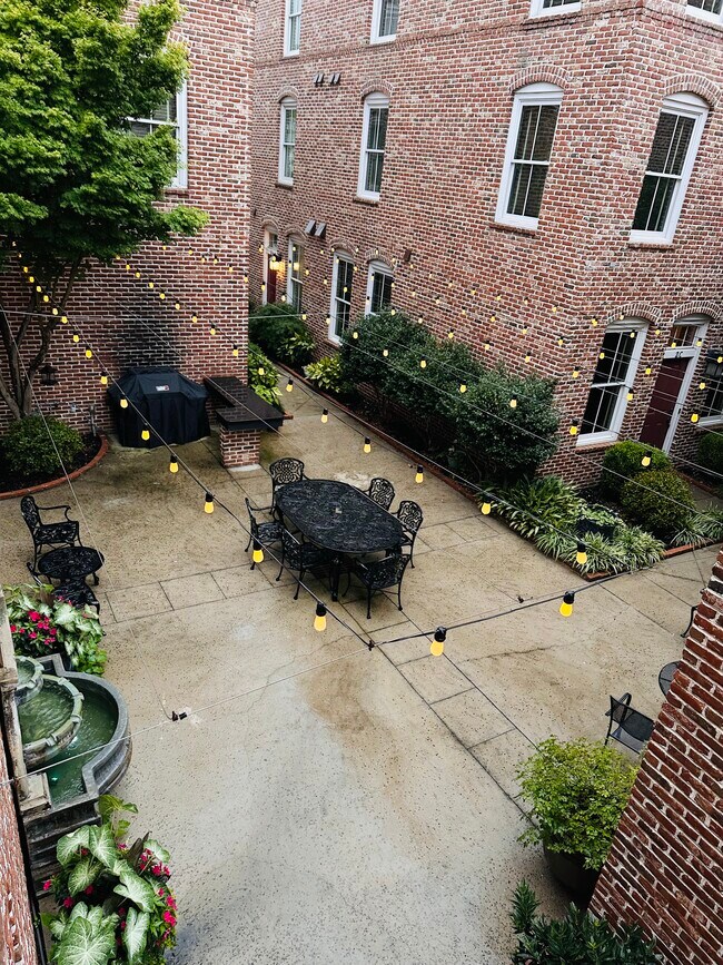 Courtyard - 450 Railroad Ave