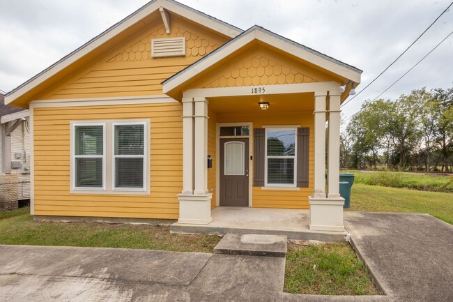 Spacious 2 bed 2 bath home that is move in... - Spacious 2 bed 2 bath home that is move in...