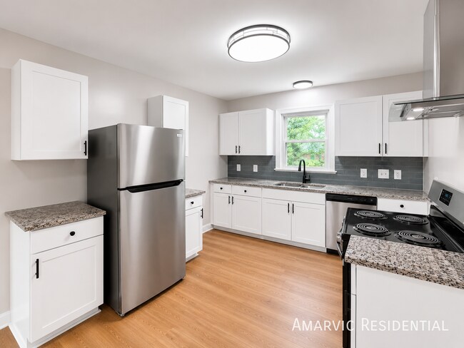 Photo - 807 Cameron Dr