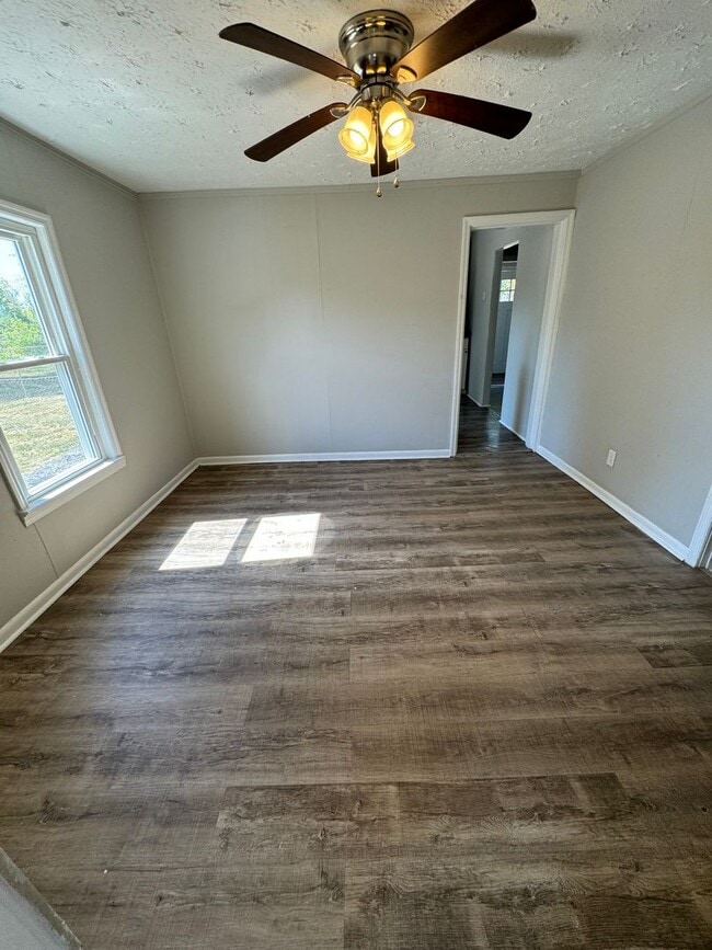 Photo - 123 Lansdown Ave