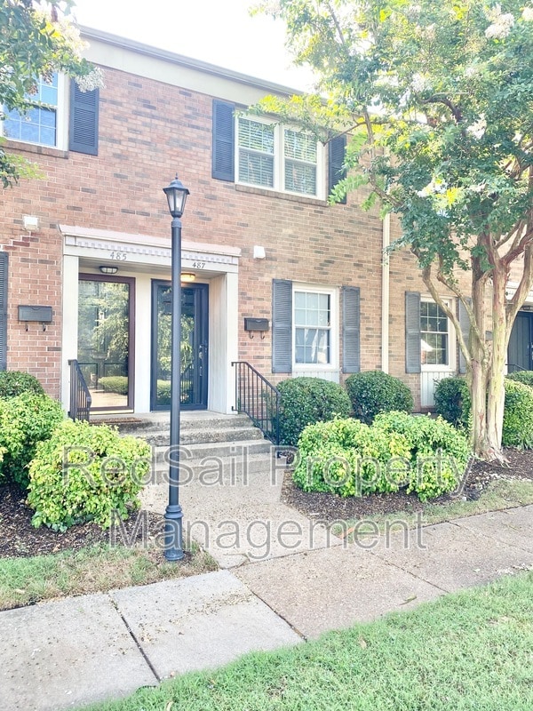 Photo - 487 Bridge St