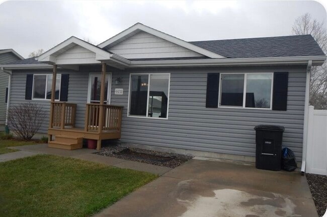 Photo - 4432 Lux Ave