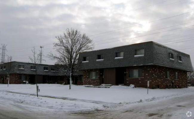 Building Photo - West View Townhomes