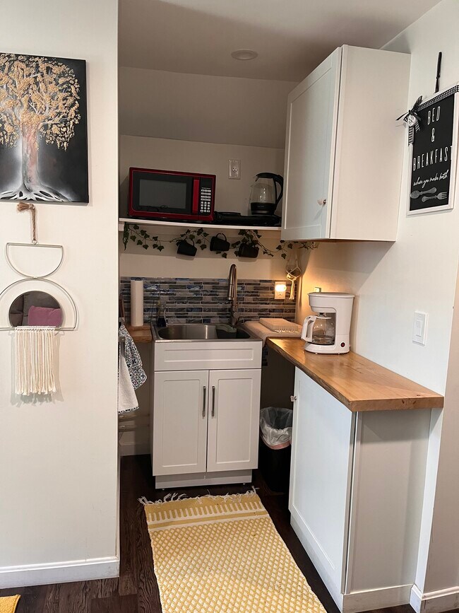 66 Hill St Unit Studioapartment