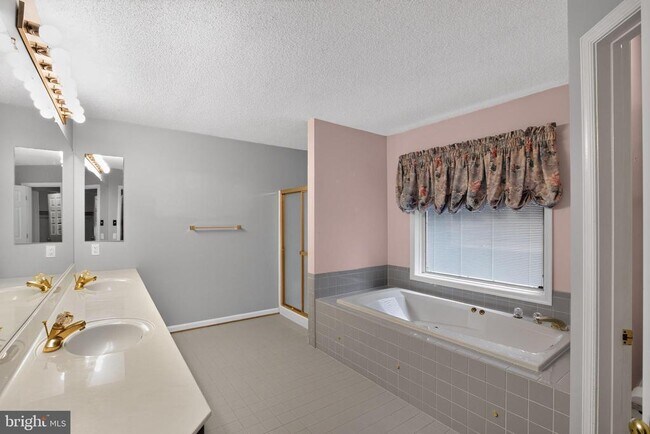 Photo - 16801 Old Field Ln