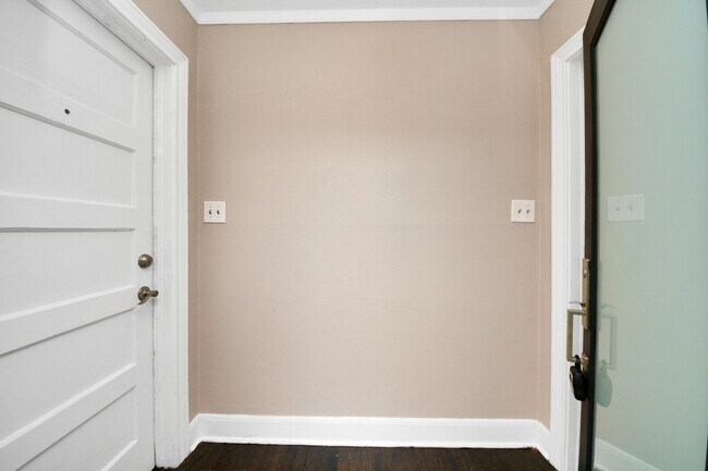 Photo - 2332 Sheridan St