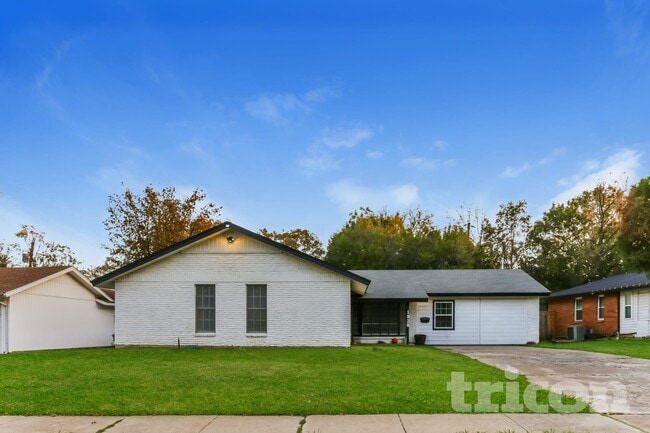 Building Photo - 1928 Canterbury St