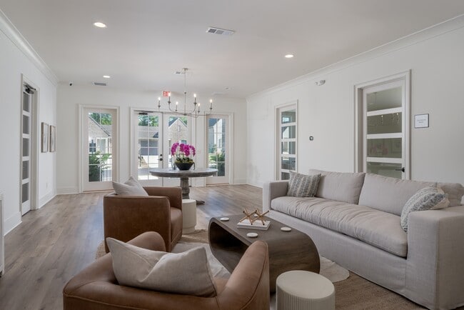 Photo - 815 Stonebrook Cir