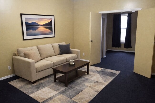 Building Photo - 2001 Bergen St