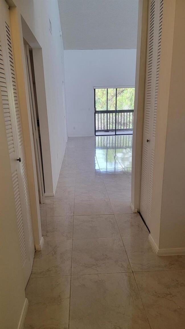 Photo - 502 Lakeview Dr E Unidad 502 Rental