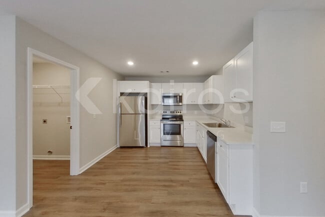 Photo - 122 Cottage Grove Rd