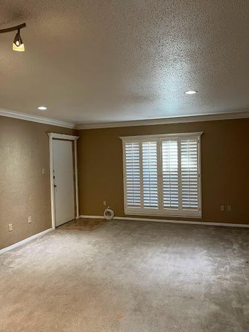 Photo - 4433 N Stanton St