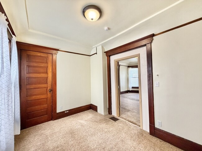 551 S Main St