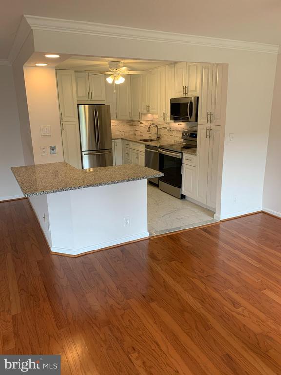 Photo - 8350 Greensboro Dr Unidad 209